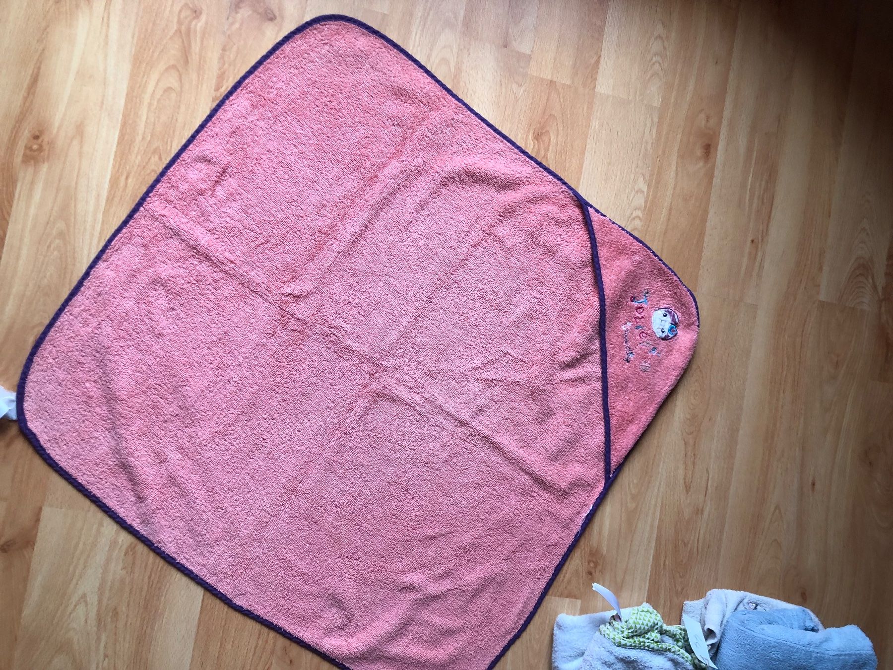 Teli da bagno: Lot de linges et capes de bain bébé – Usato da Liddes venduto da Couik 4