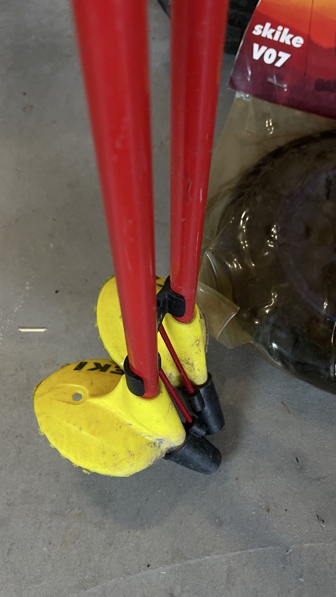 Sci: Skike V07 Plus + bâtons Leki + 2 roues neuves – Usato da Vuarrens venduto da Pipaps 8