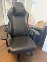 Gamingstuhl (Zustand siehe Fotos)