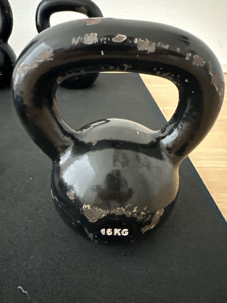 Bollitori: Kettlebell schwarz 16 kg – Usato da Allschwil venduto da MB4123