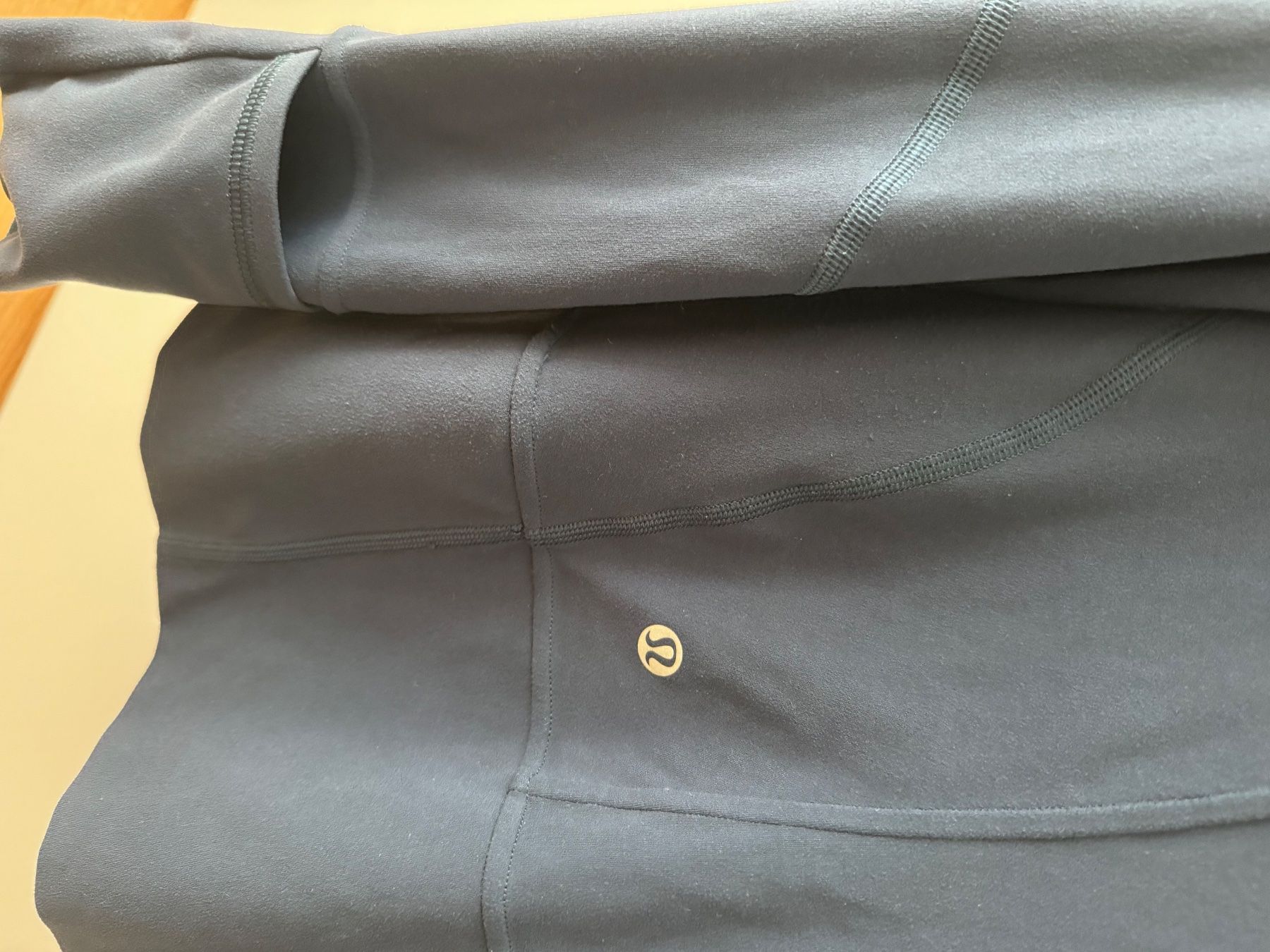 Lululemon Vestes: Lululemon define jacket size 6 navy – D'occasion à Zürich par guo_df5r 1