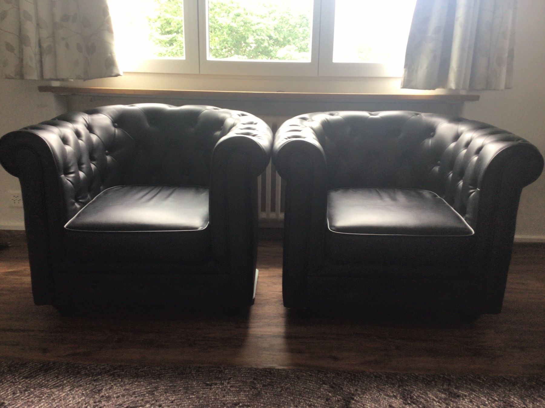 Divani: Chesterfield Sofa & 2 Sessel - Elegante Kunstleder – Usato da Schaffhausen venduto da Snehal 1