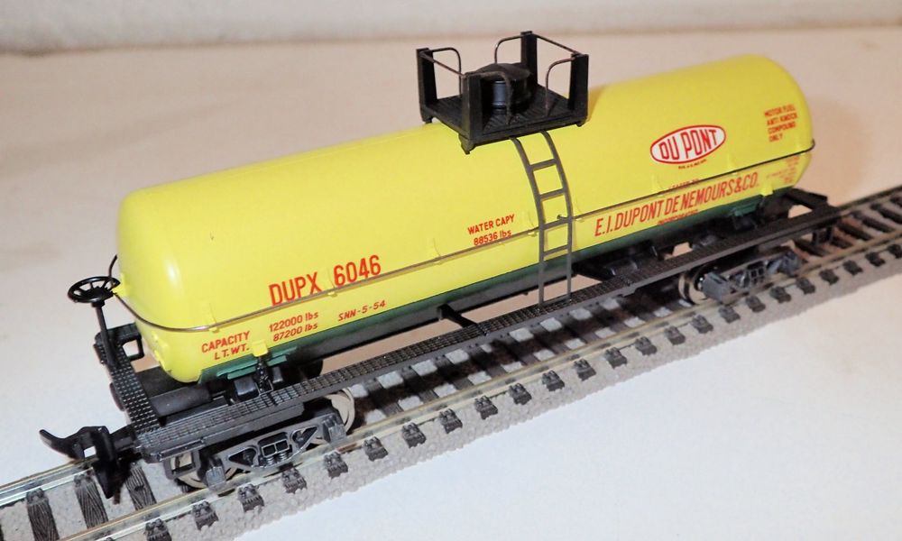 Rivarossi H0/USA Tank Car "DU PONT" / Art.2220 Kaufen auf Ricardo