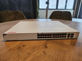 Aruba 1960 24G PoE Instant On Switch (JL807A)
