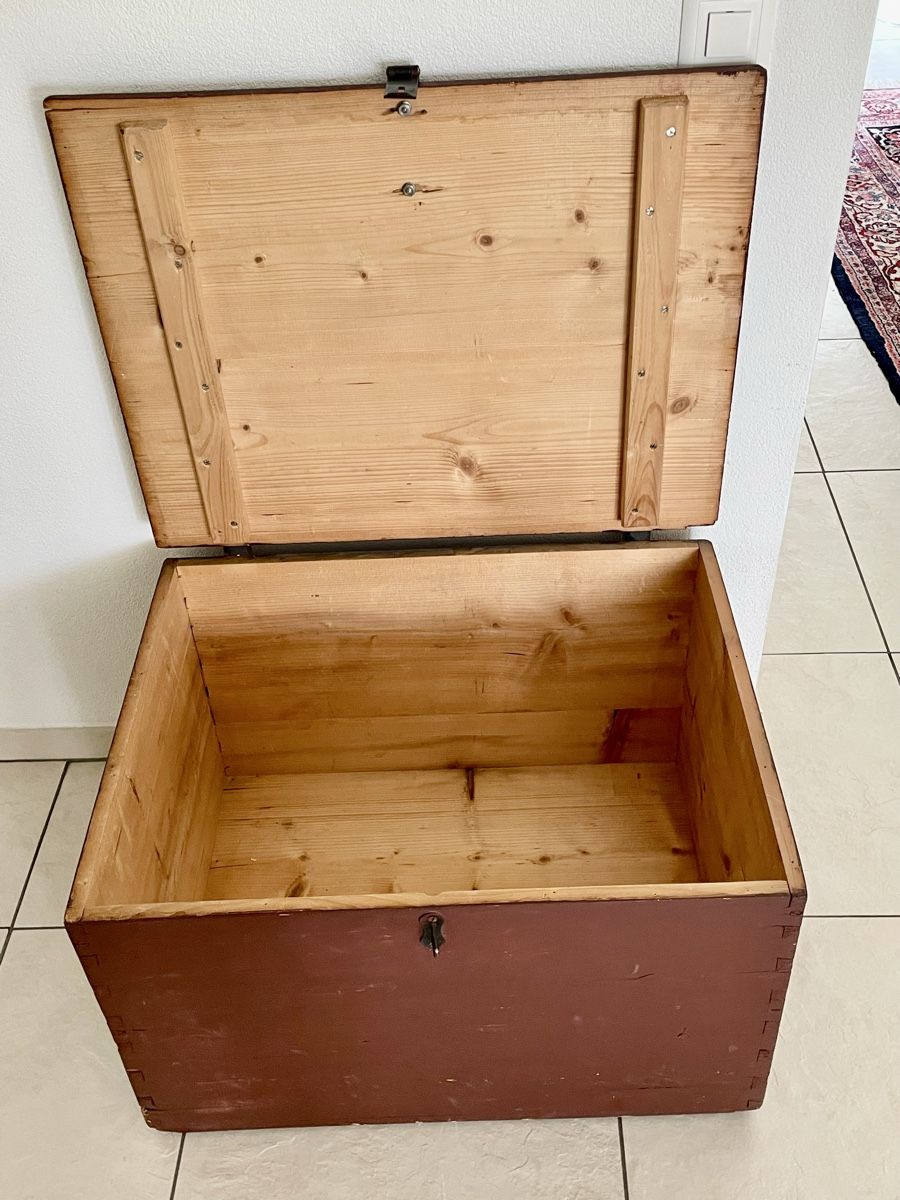 Cassapanche: Antique Holztruhe – Usato da Richterswil venduto da Prangins9 1