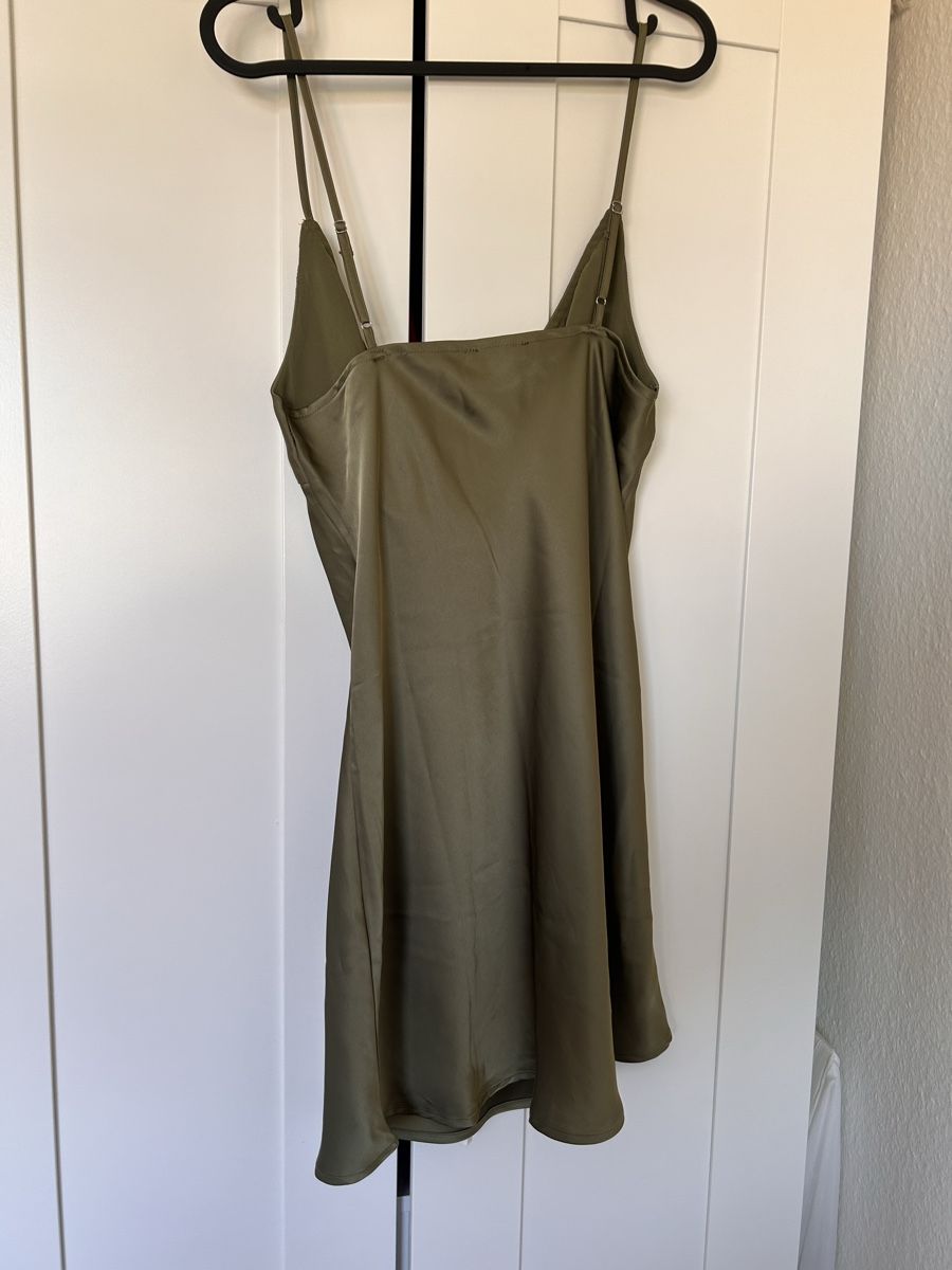 Bershka Kleider: Bershka Kleid Grün – Gebraucht aus Winterthur von ame_k6hm 1
