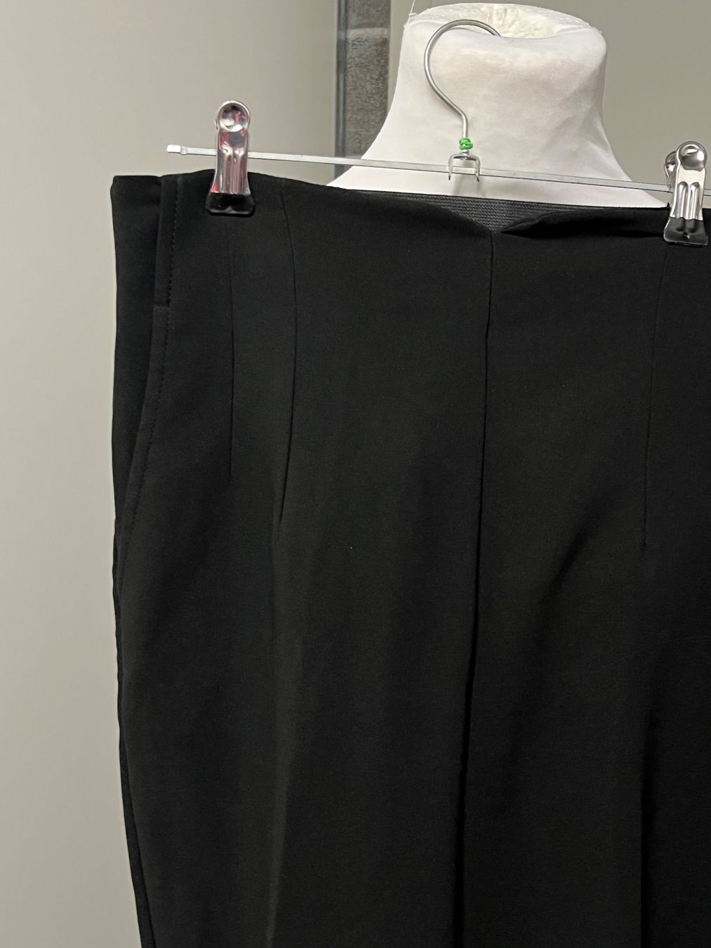 Pantaloni: Hose, Grösse S, Neu – Nuovo (secondo la descrizione) da Interlaken venduto da Jasmin_Flower 1