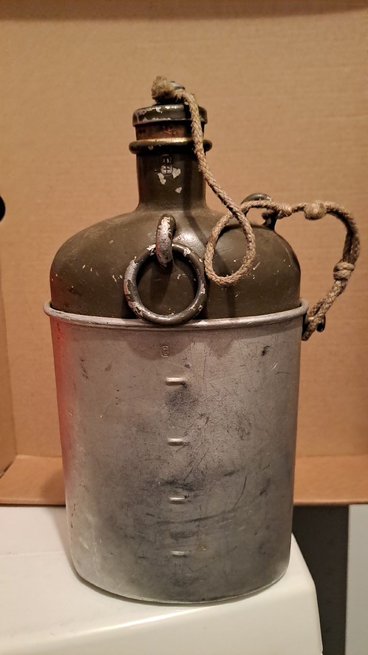Schweizer Armee Ausrüstung & Ersatzteile: Original Schweizer Armeefeldflasche mit Gamelle – Gebraucht aus Schattdorf von quota1000 1