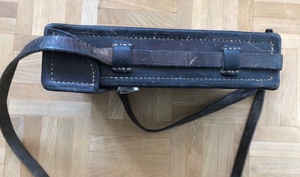 Schweizer Armee Borse: Militärisch Ledertasche mit Ledertragband – Usato da Steinmaur venduto da Hummer77 4