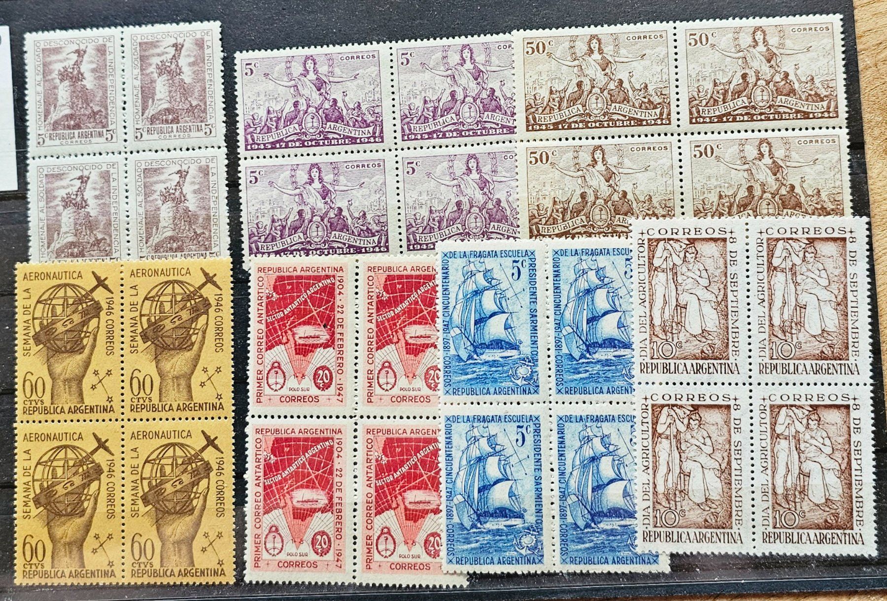 Tutti i francobolli: ARGENTINIEN - alte 4er -Bl. ** – Nuovo (secondo la descrizione) da Les Valettes venduto da Nuba1
