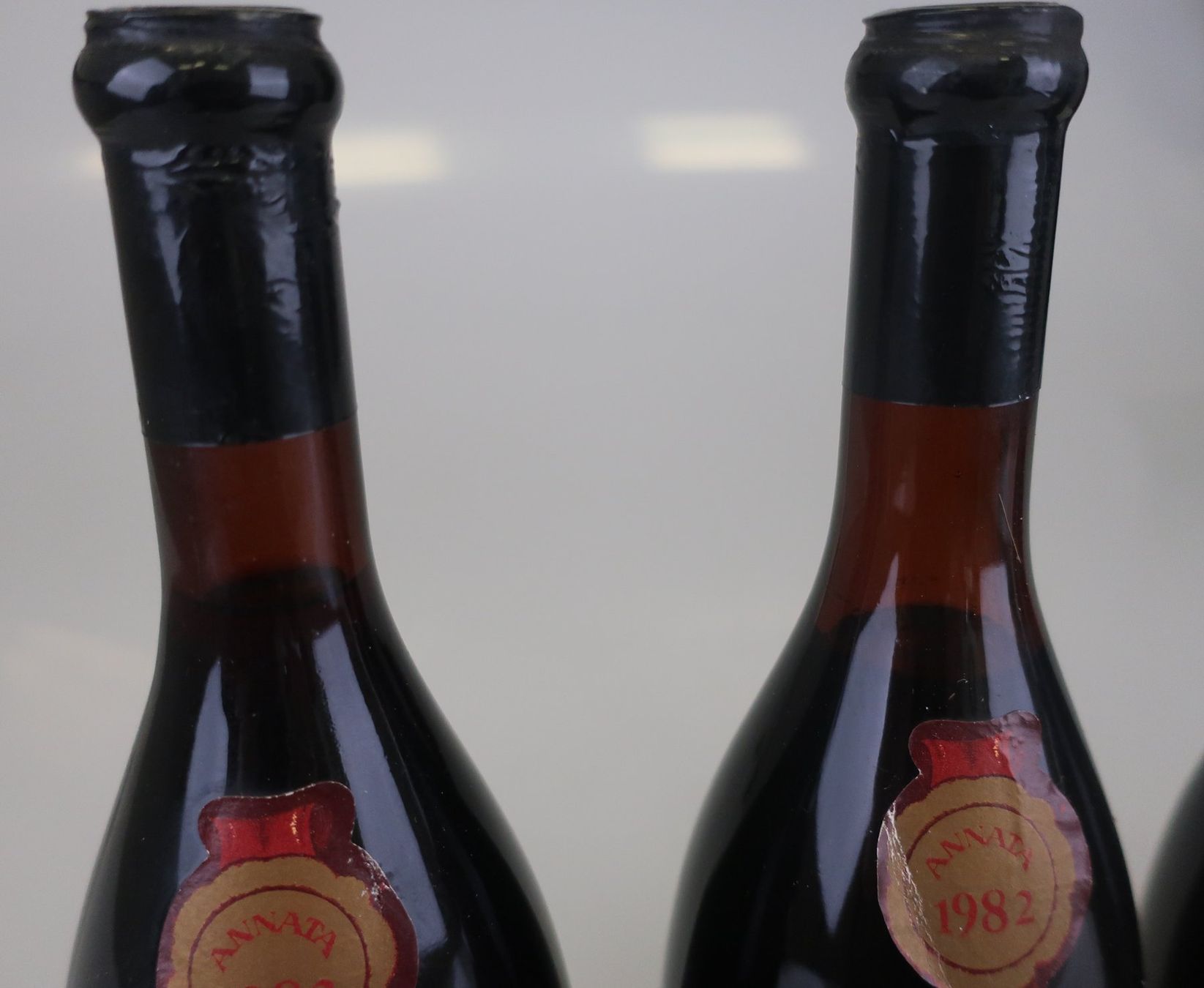 Vino: 4 Flaschen 1982 Nebbiolo D'Alba Poderi Scanavino – Usato da Volketswil venduto da brockipfannenstil 4