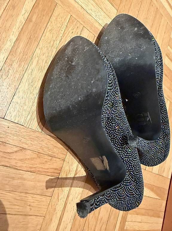 Scarpe da donna: Pumps mit Glitzer Gr. 38 – Usato da Amriswil venduto da Real01 2