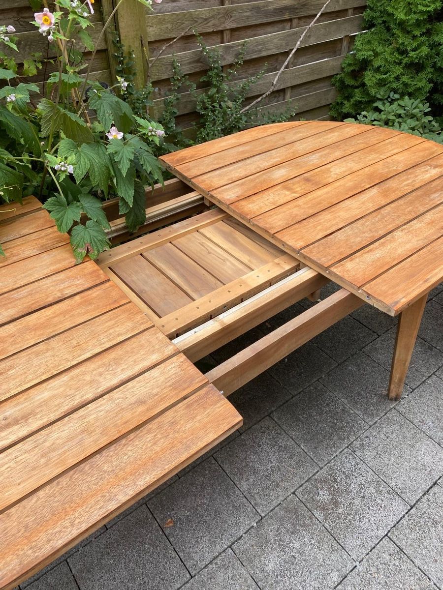 Tische: Gartentisch aus Holz – Gebraucht aus St. Gallen von Kollision 4