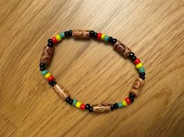 Boho-Armband: Sommerliches Highlight mit Holzperlen