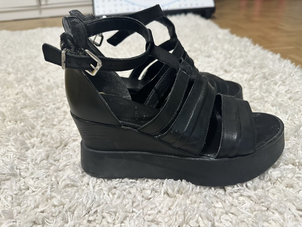 Scarpe da donna: Black leather wedge sandals, 39 – Usato da Genève venduto da alyonavinogradova 1