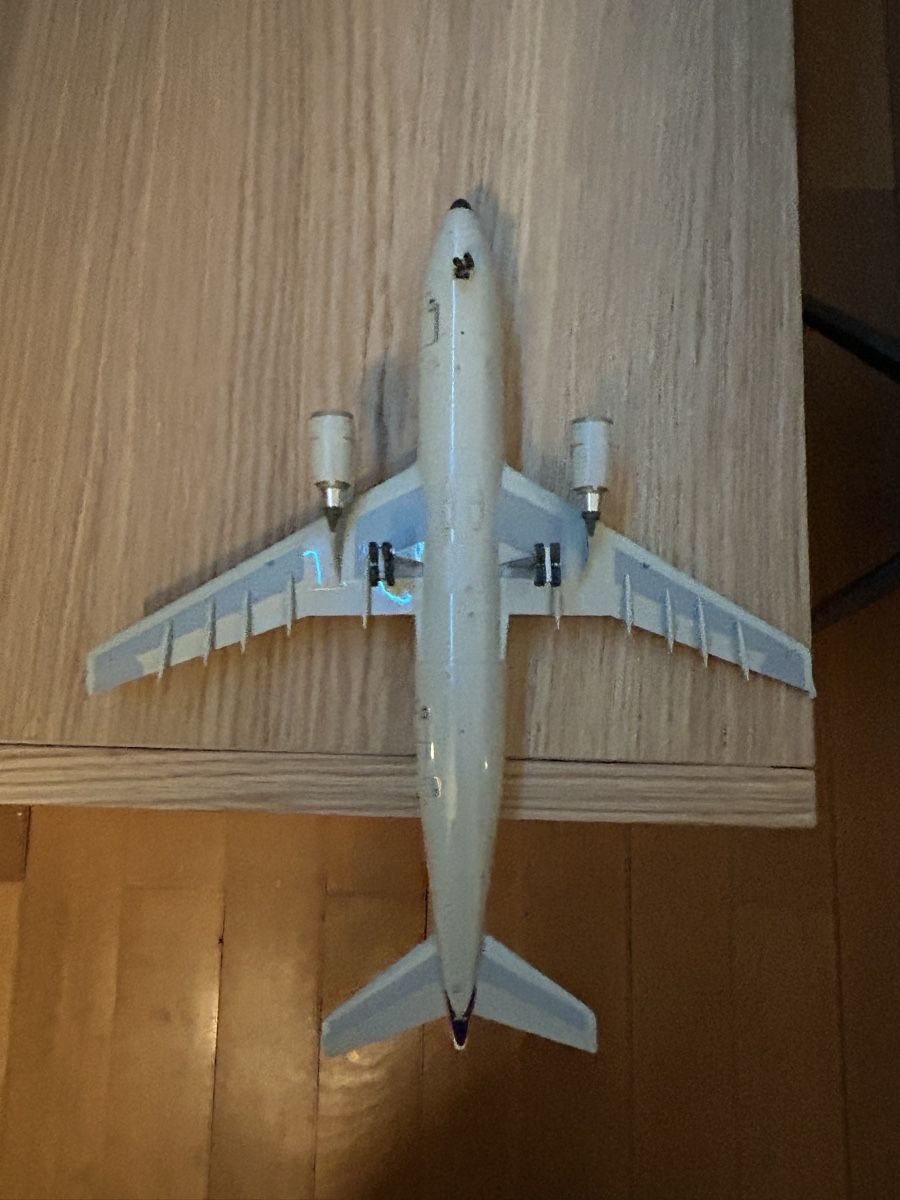Airbus Kit di modellismo & Modellini statici: Airbus A340 , Massstab 1:200 – Usato da Ennetbaden venduto da pau_h6gg 6