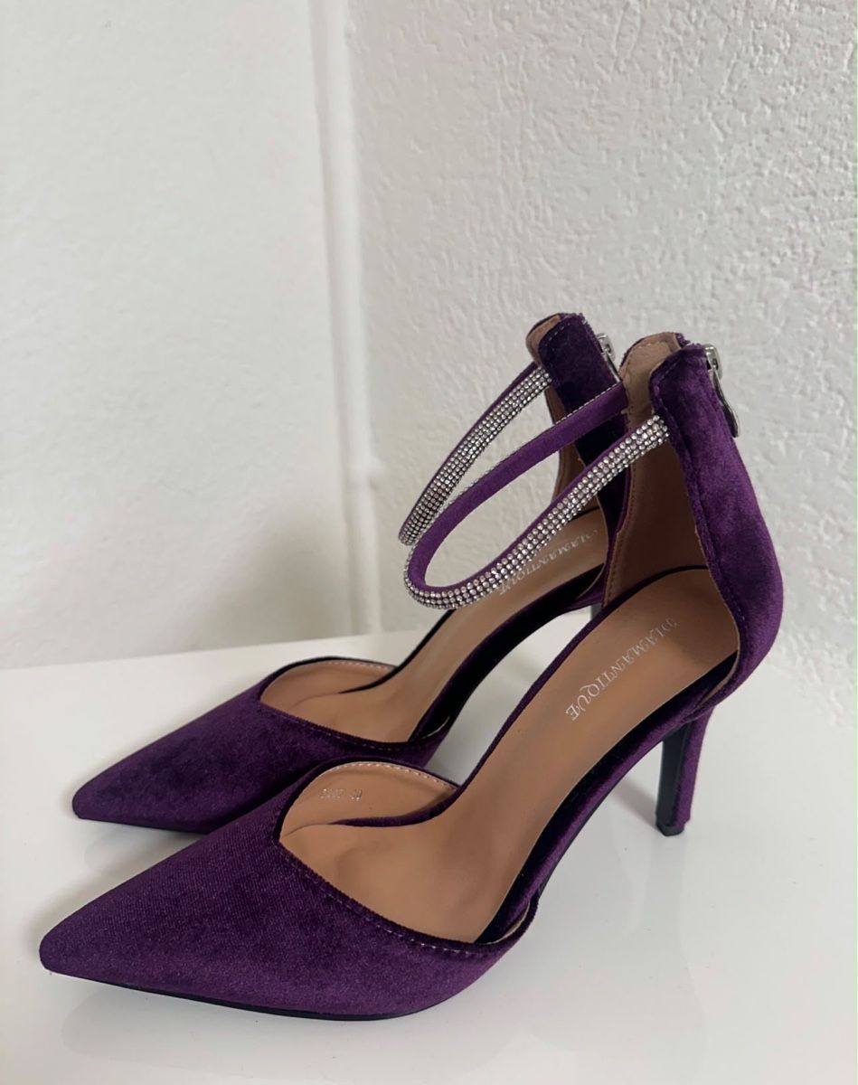 Chaussures femmes: LILA HIGH HEELS MIT STRASSRIEMCHEN – Neuf (Voir description) à Zürich par tam_lh9v