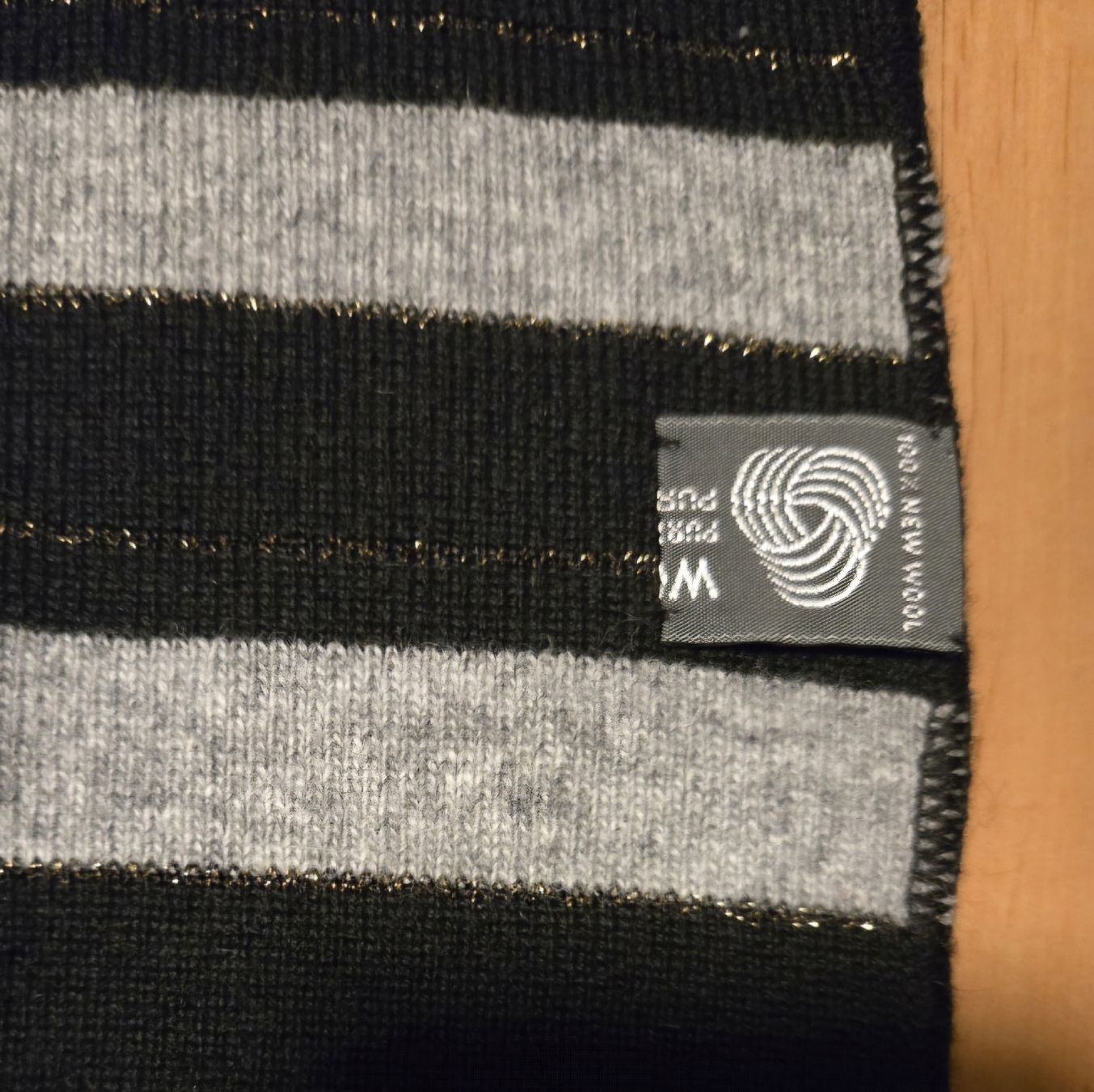 Foulard & Sciarpe: Grosser Schal Wolle – Nuovo (secondo la descrizione) da Zwingen venduto da crazy84 1