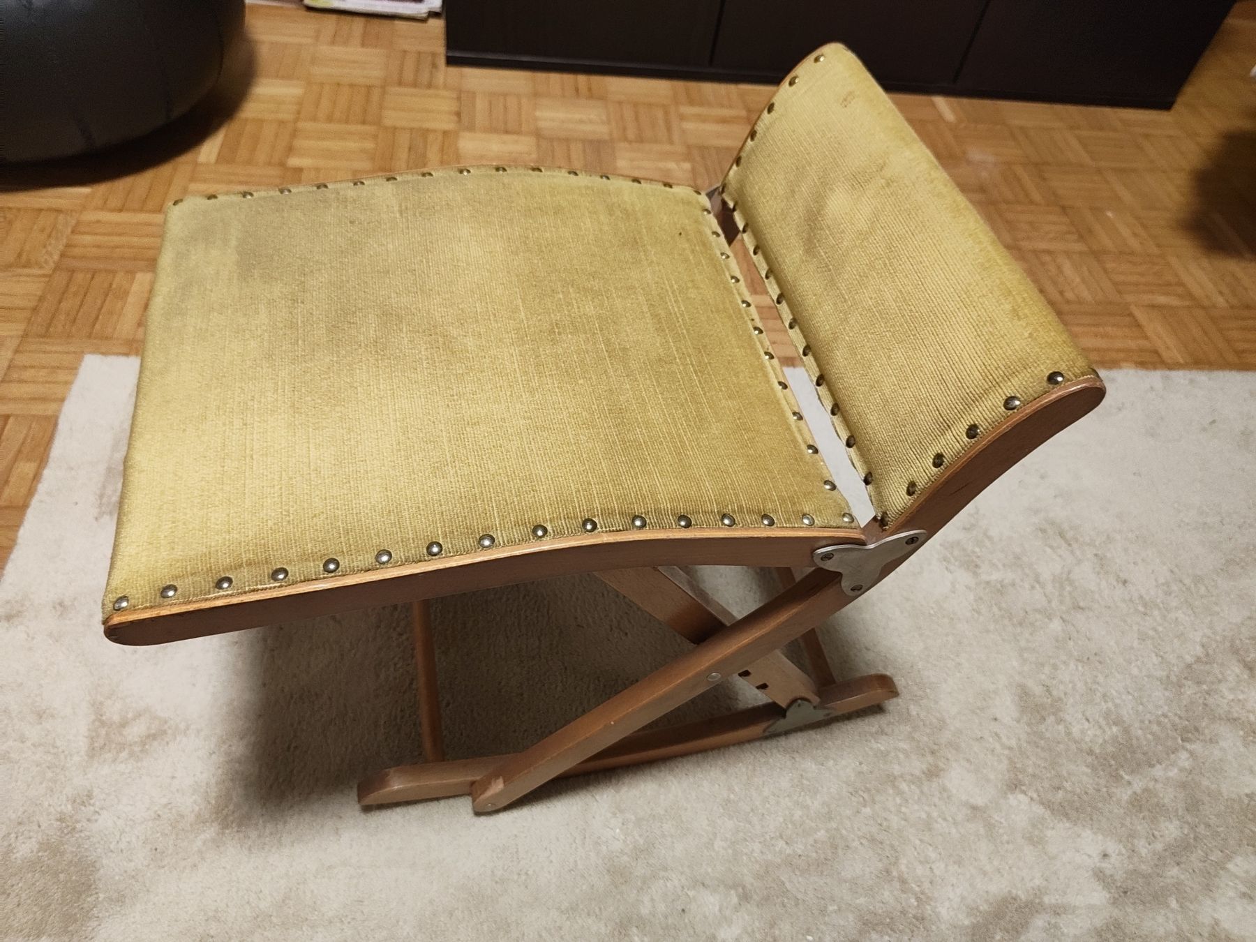 Sgabelli: Kleiner vintage Fusshocker ab 1Fr. – Usato da Bäch SZ venduto da BirdyTheBird