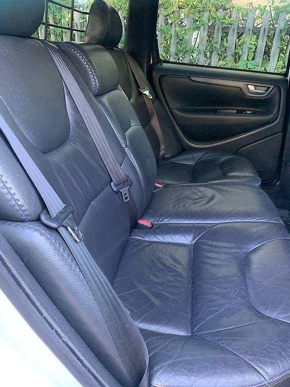 Autos: Volvo V70, Ehemaliger Stationswagen 161, – D'occasion à Feuerthalen par Nicole60 3