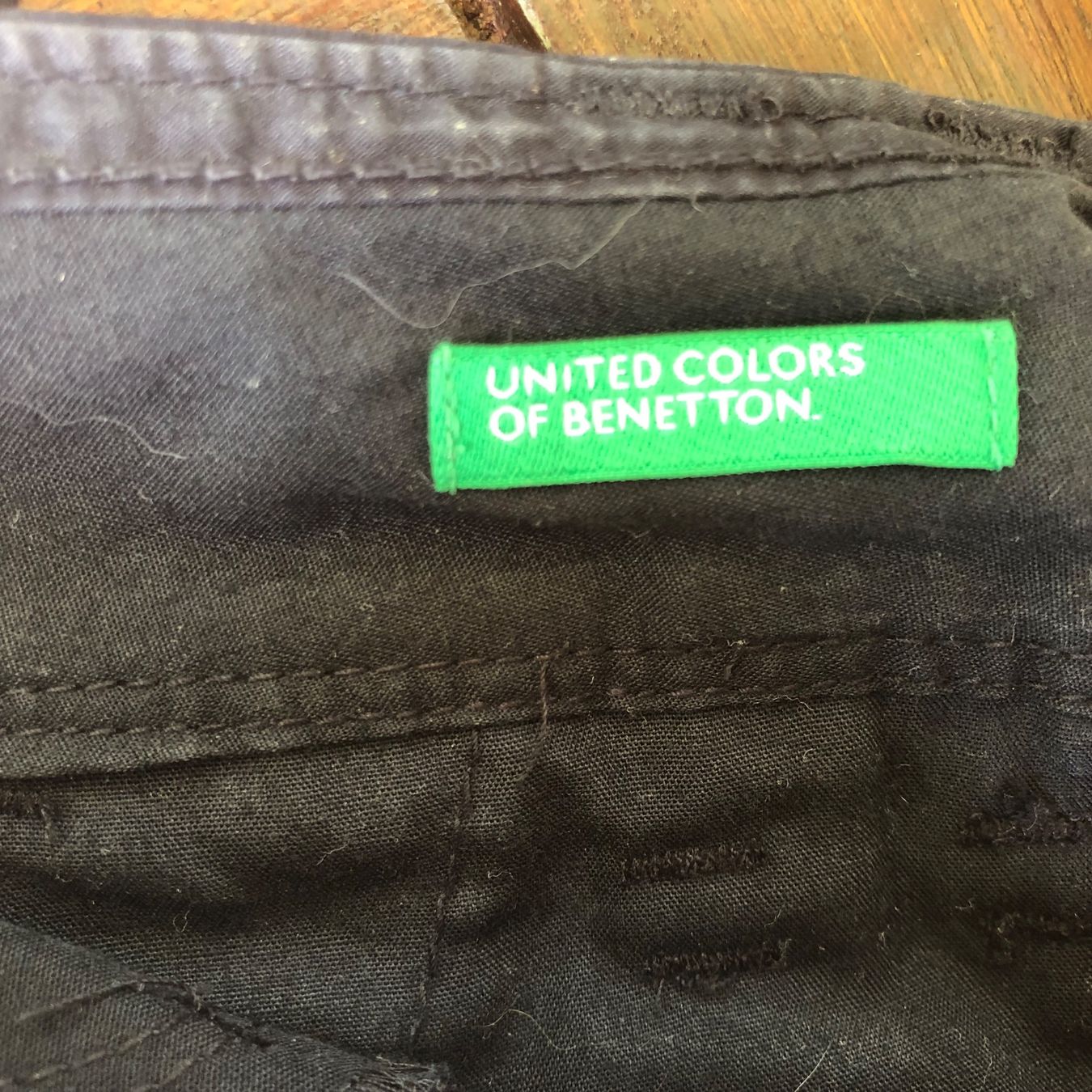 Benetton Pantaloni: Schwarze Shorts Benetton – Usato da Gamprin venduto da Minabal 2