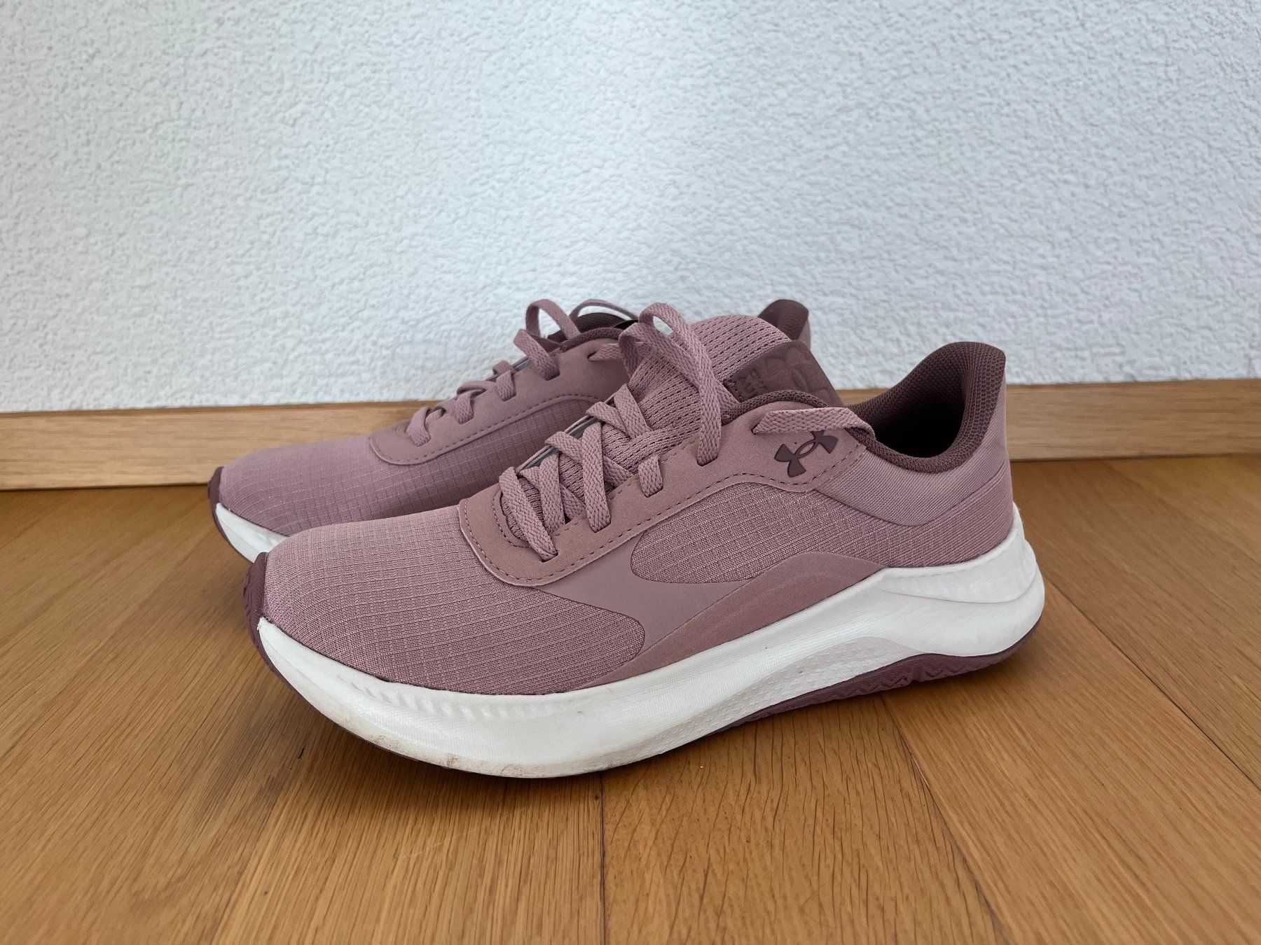 Under Armour Scarpe da donna: Under Armour Aurora 3 Sneaker Turnschuh – Usato da Langenthal venduto da lauras00 2