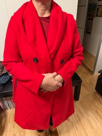 Roter Mantel Zara Gr. S mit Kapuze