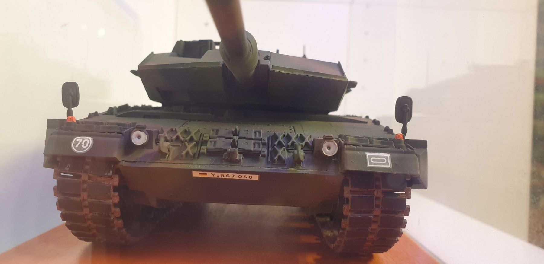 Kit di modellismo & Modellini statici: Modell Panzer Leopard 2A7+ mit Vitrine Top Zustand – Usato da Neuenhof venduto da ludovicco 5