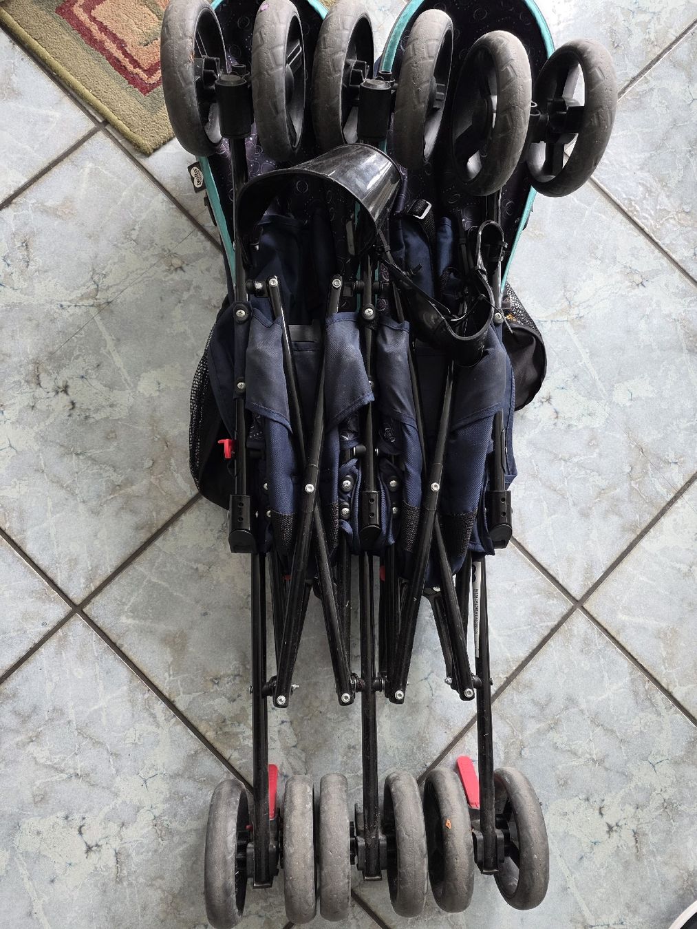 Carrozzine: Delta Zwilling Buggy in Dunkelblau – Usato da Dättwil AG venduto da Globetrotter2000 2