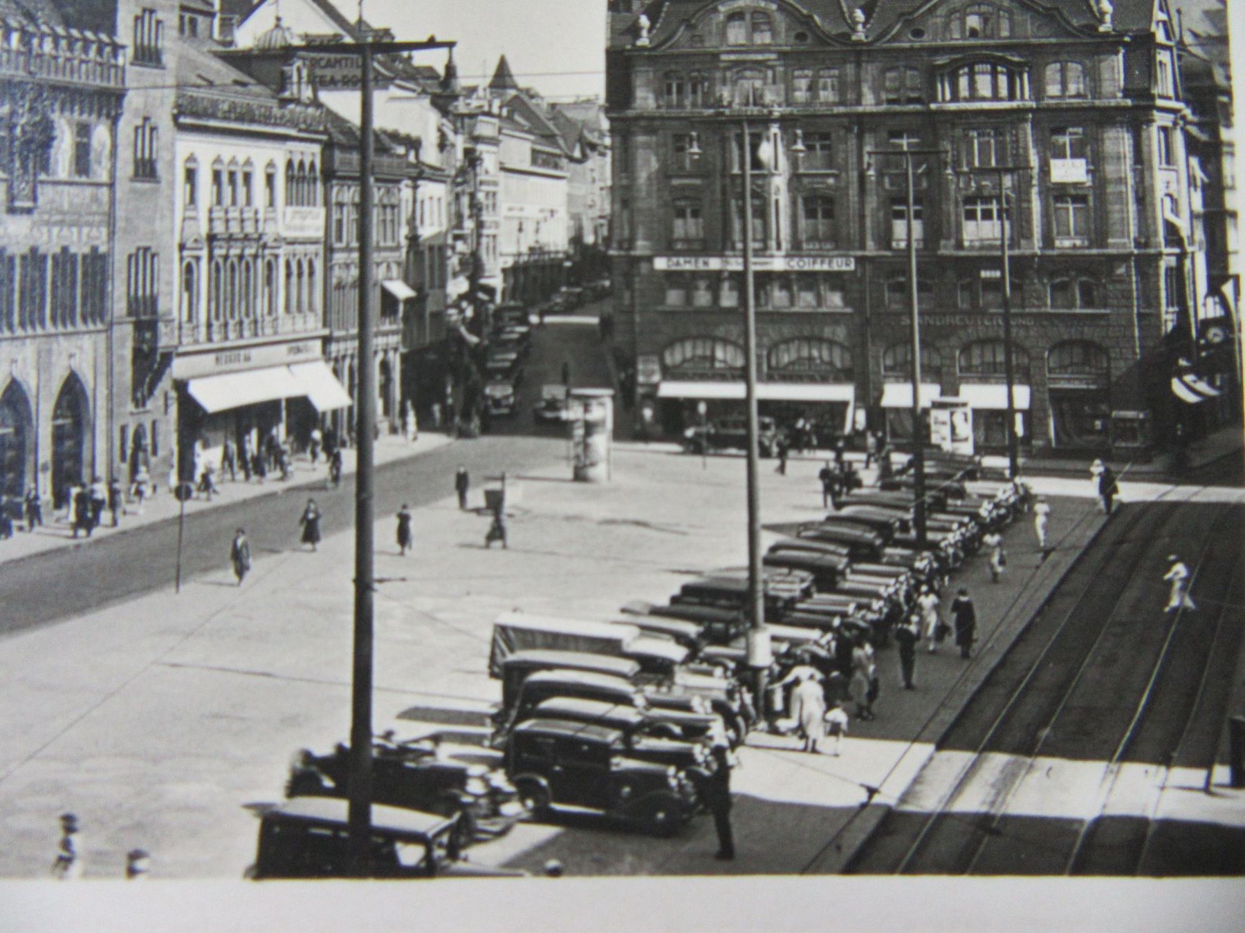 Cartoline postali: BASEL 1936 MARKTPLATZ OLDTIMER AUTO'S PARKING  BUG AK-BS – Usato da Ettingen venduto da Hausi4711 1