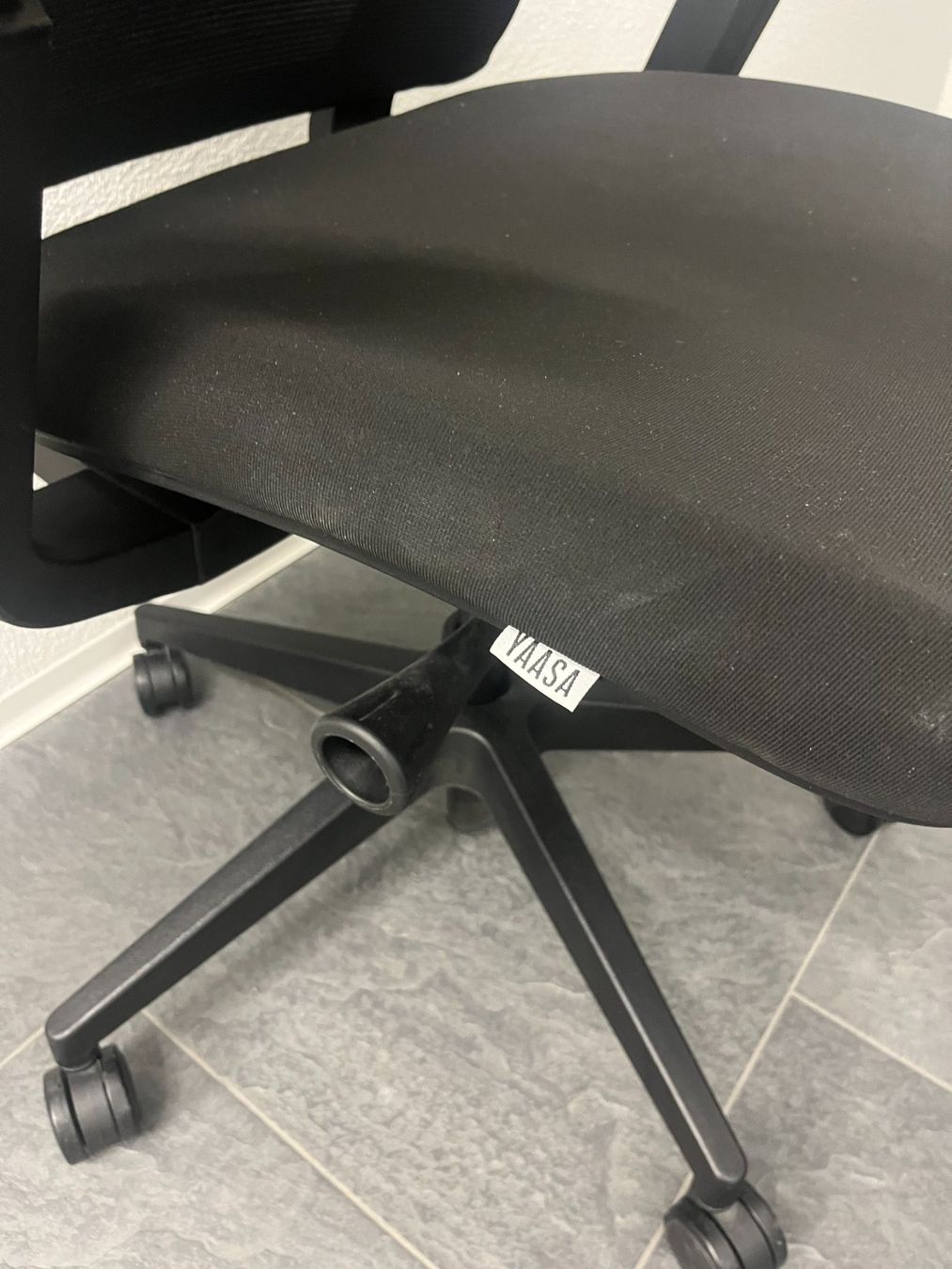 Chaises: Bürostuhl – Neuf (Voir description) à Zürich par Elian_ 4