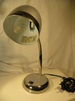Schöne Tischlampe Corep mit schwenkbarem Hals Frankreich