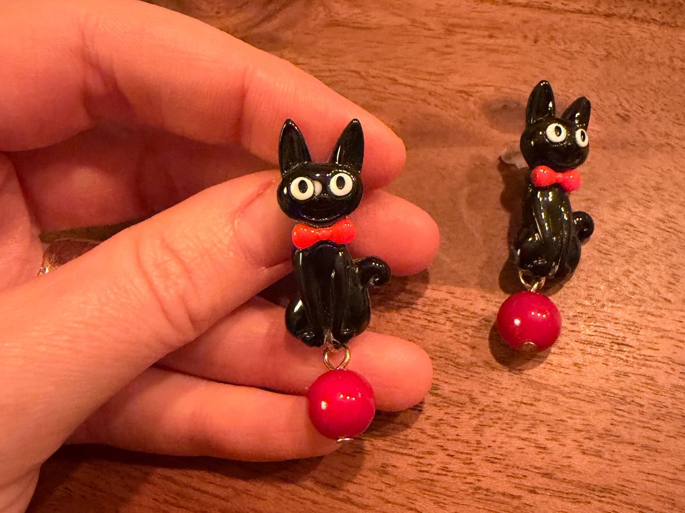 Orecchini pendenti & Orecchini a lobo: Schwarze Katze Ohrringe mit roter Schleife – Nuovo (secondo la descrizione) da Gams venduto da Mariawicca 6