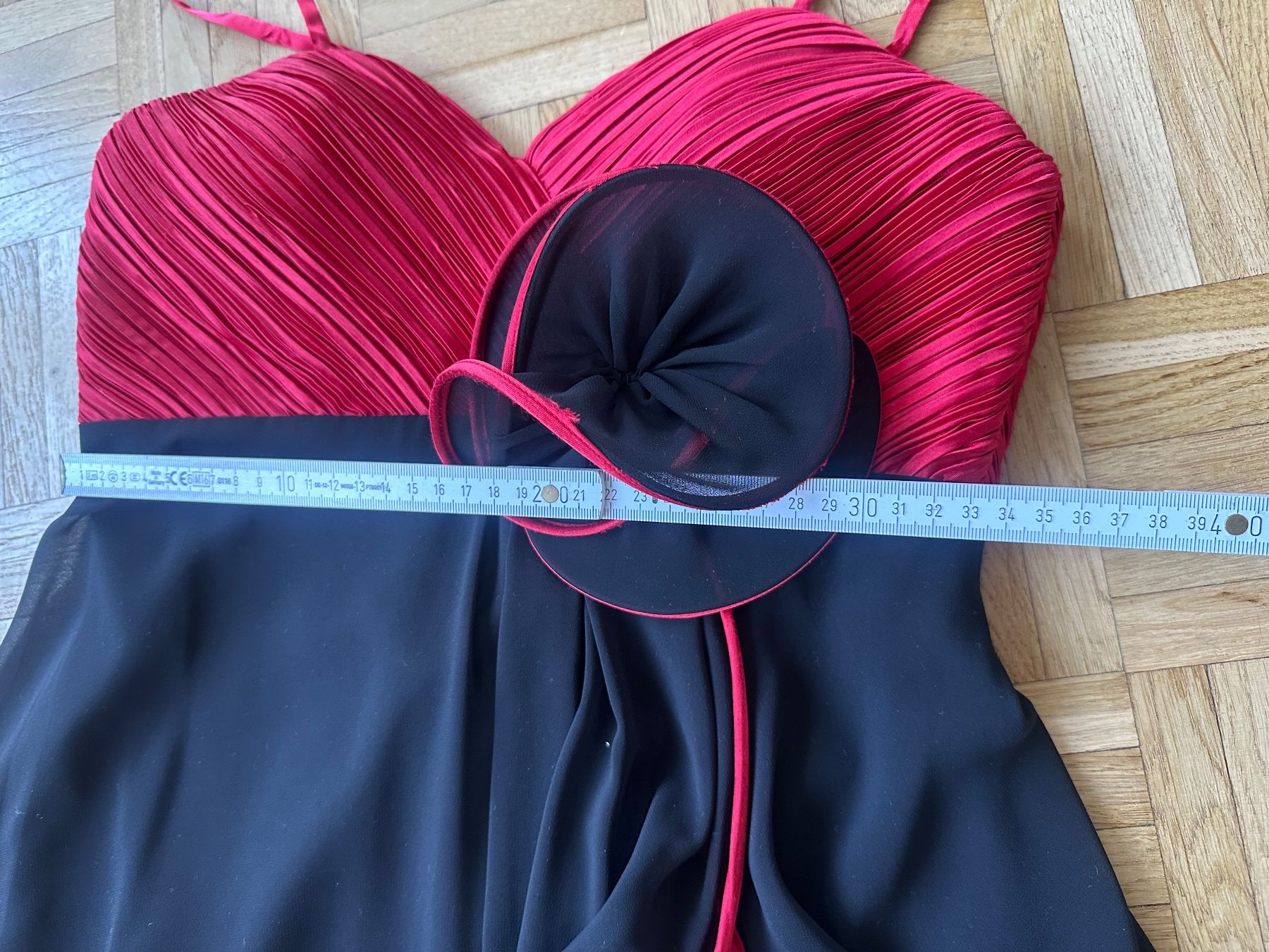 Vestiti: Cocktailkleid Schwarz rot – Nuovo (secondo la descrizione) da Zürich venduto da ong8 3
