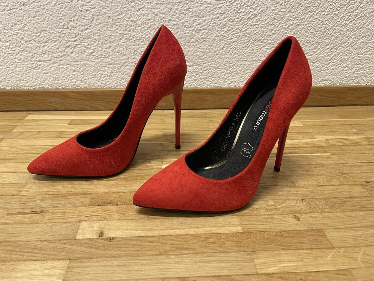 Scarpe da donna: Echtleder Pumps, rot, Grösse 37 – Usato da Stallikon venduto da oez6e