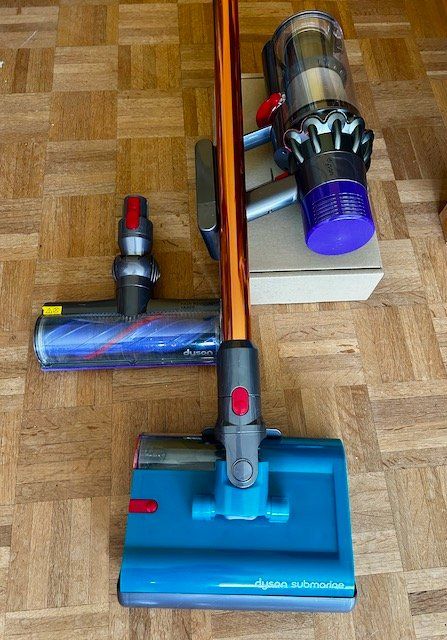 Dyson Aspirapolveri & Accessori: Dyson V10 Submarine – Usato da Winterthur venduto da The_Dragonfly 1