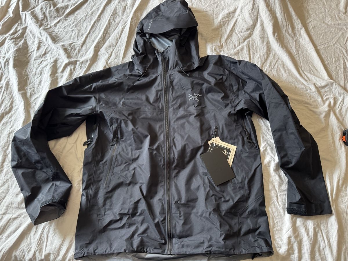 Arcteryx Vestes: Arc’teryx Beta SL XXL – Neuf avec emballage d'origine à Rapperswil SG par pli_fz9r