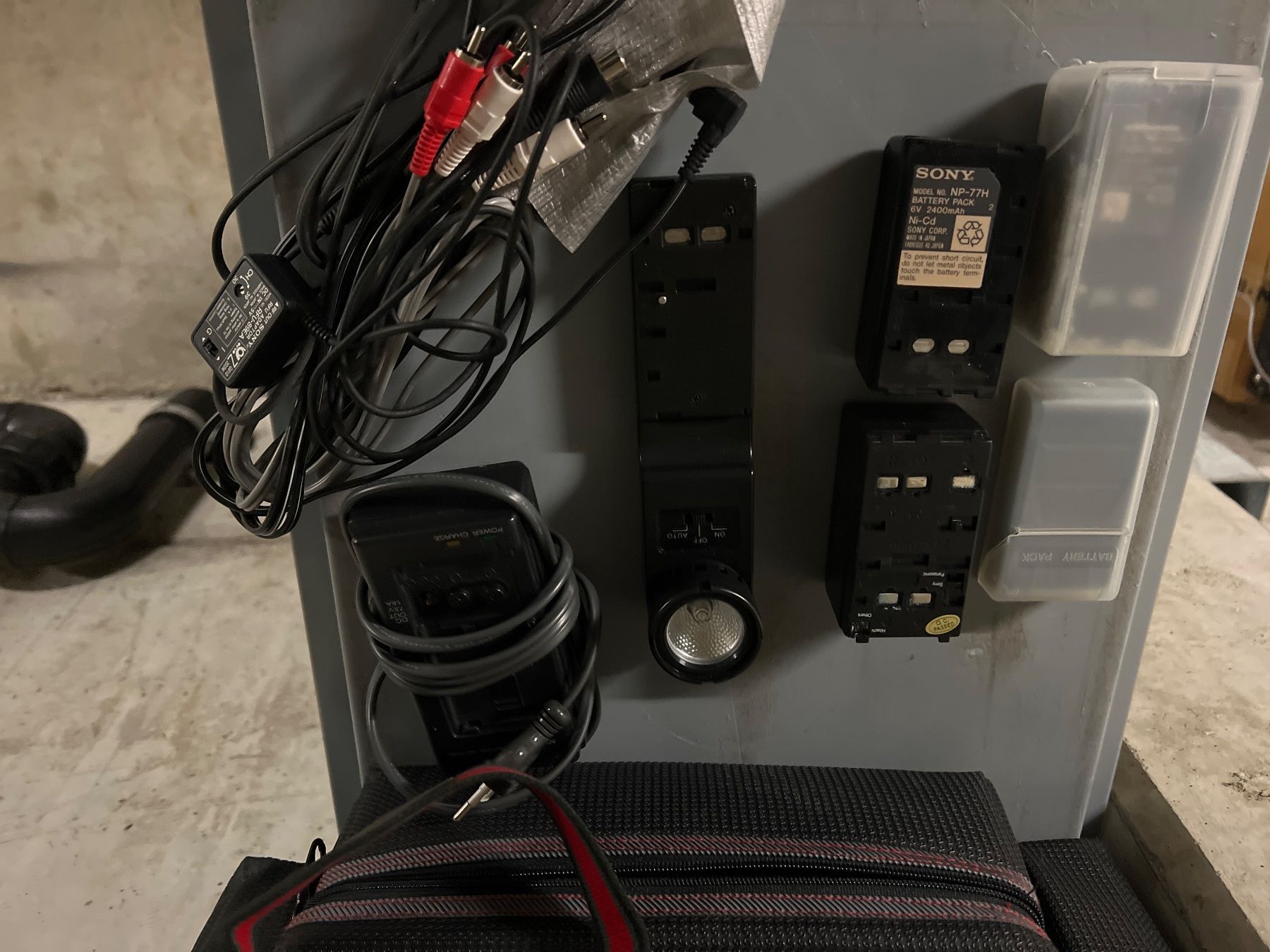 Sony Videocamere: Video Kamera Sony V88E ca.1988 – Usato da Thun venduto da IBT1 4