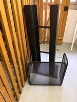 Metalholzregal und Kamingitter 
