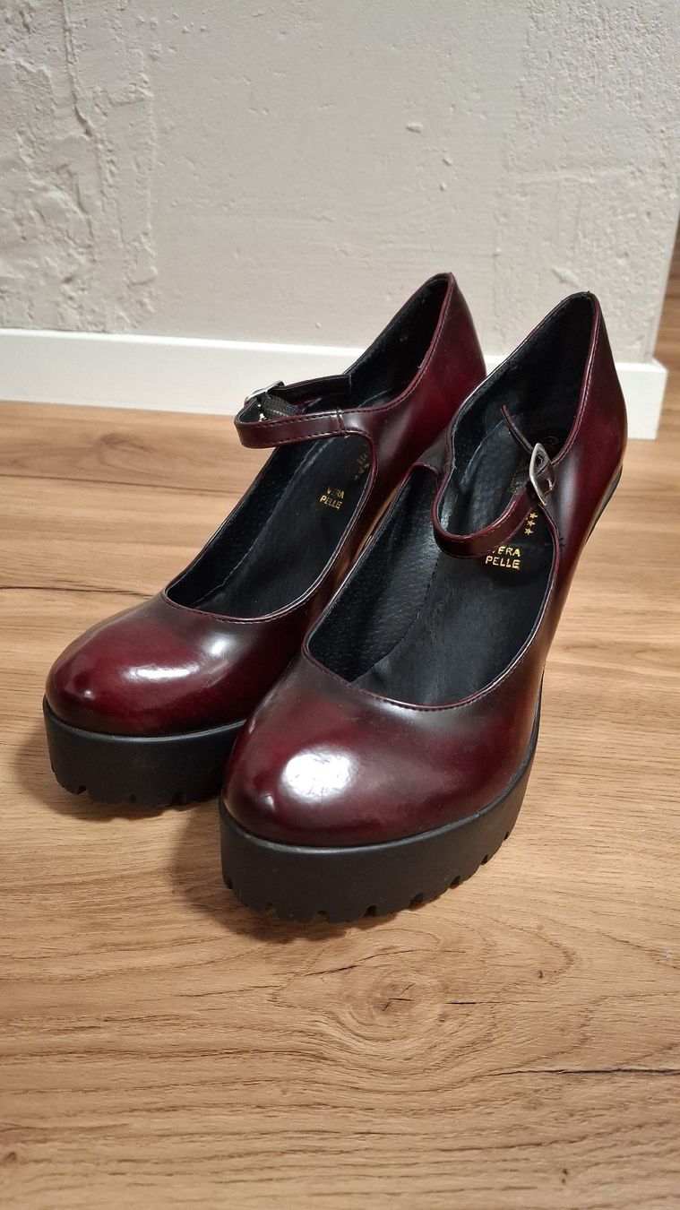 Damenschuhe: Plateauschuhe – Gebraucht aus Bäriswil BE von vonys 1