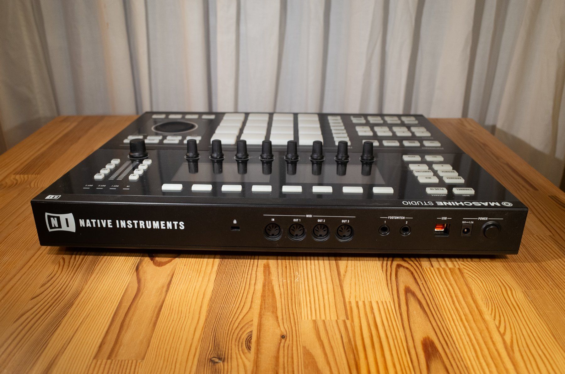 Native Instruments Musikinstrumente: Native Instruments Maschine Studio – Gebraucht aus Wädenswil von SO2 1