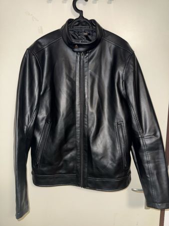 Herren Kunstlederjacke schwarz Grösse  M neuwertig