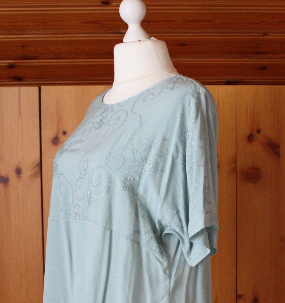 Camicette: Bluse Kurzarm grün Gr. XXL – Usato da Flüelen venduto da Diversicum-Curvy 4
