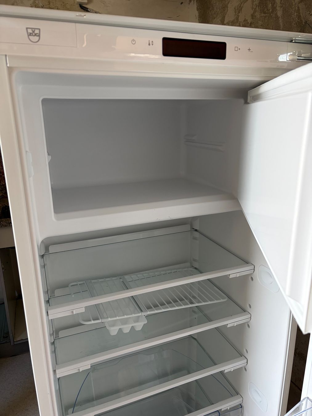 V-Zug Réfrigérateurs: V-ZUG Einbaukühlschrank De Luxe A++ – D'occasion à Zürich par Da0289 1