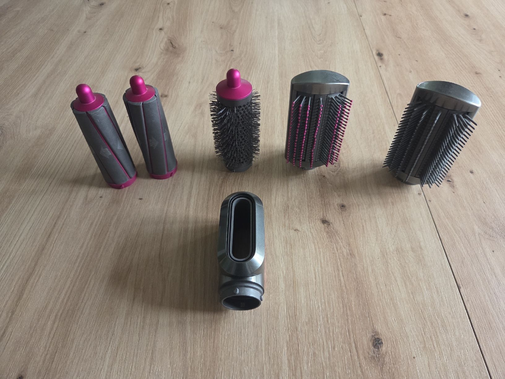 Dyson Sèche-cheveux: Dyson Airwrap Aufsätze – D'occasion à Simplon Dorf par luc_6vrv