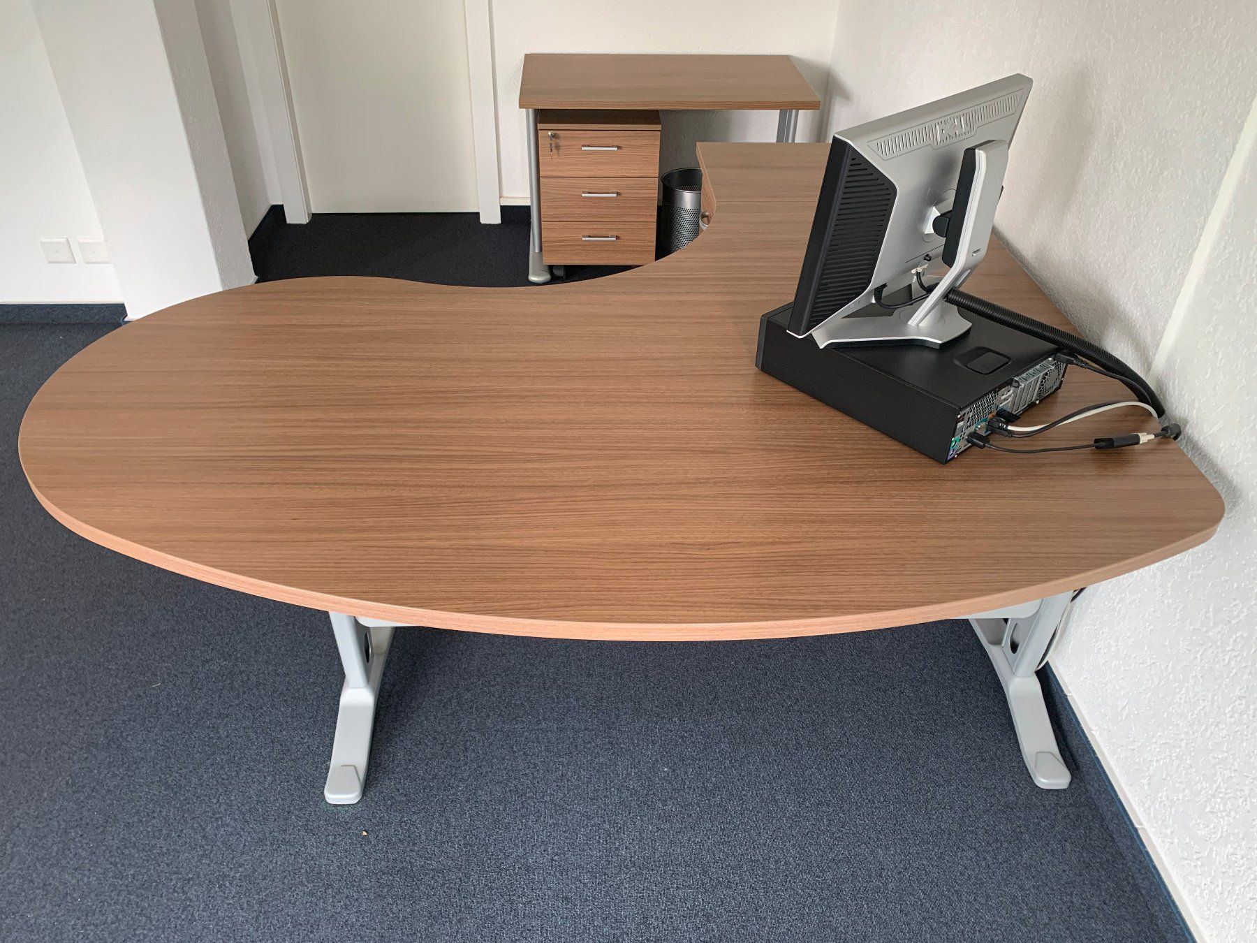 Schreibtische: Bureau d'angle design avec caisson – Gebraucht aus Gland von Raggachris 2