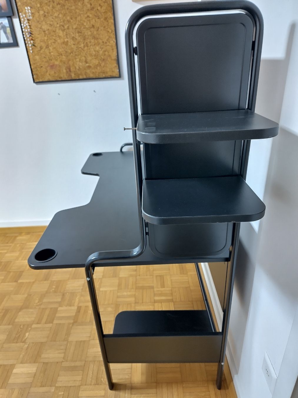 Ikea Schreibtische: Massiver Büro Tisch – Gebraucht aus Herisau von Yumy 1