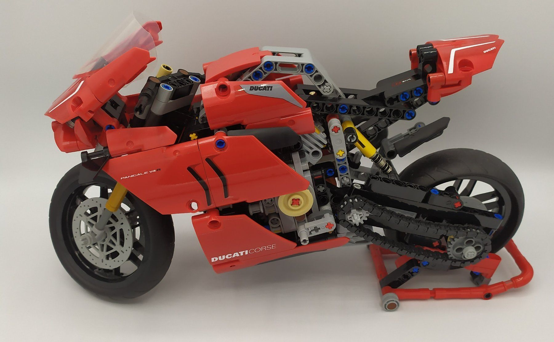 Technics Kit di costruzioni: Lego 42107 Technic Ducati Panigale V4 – Usato da Schlatt TG venduto da AndrTra 3