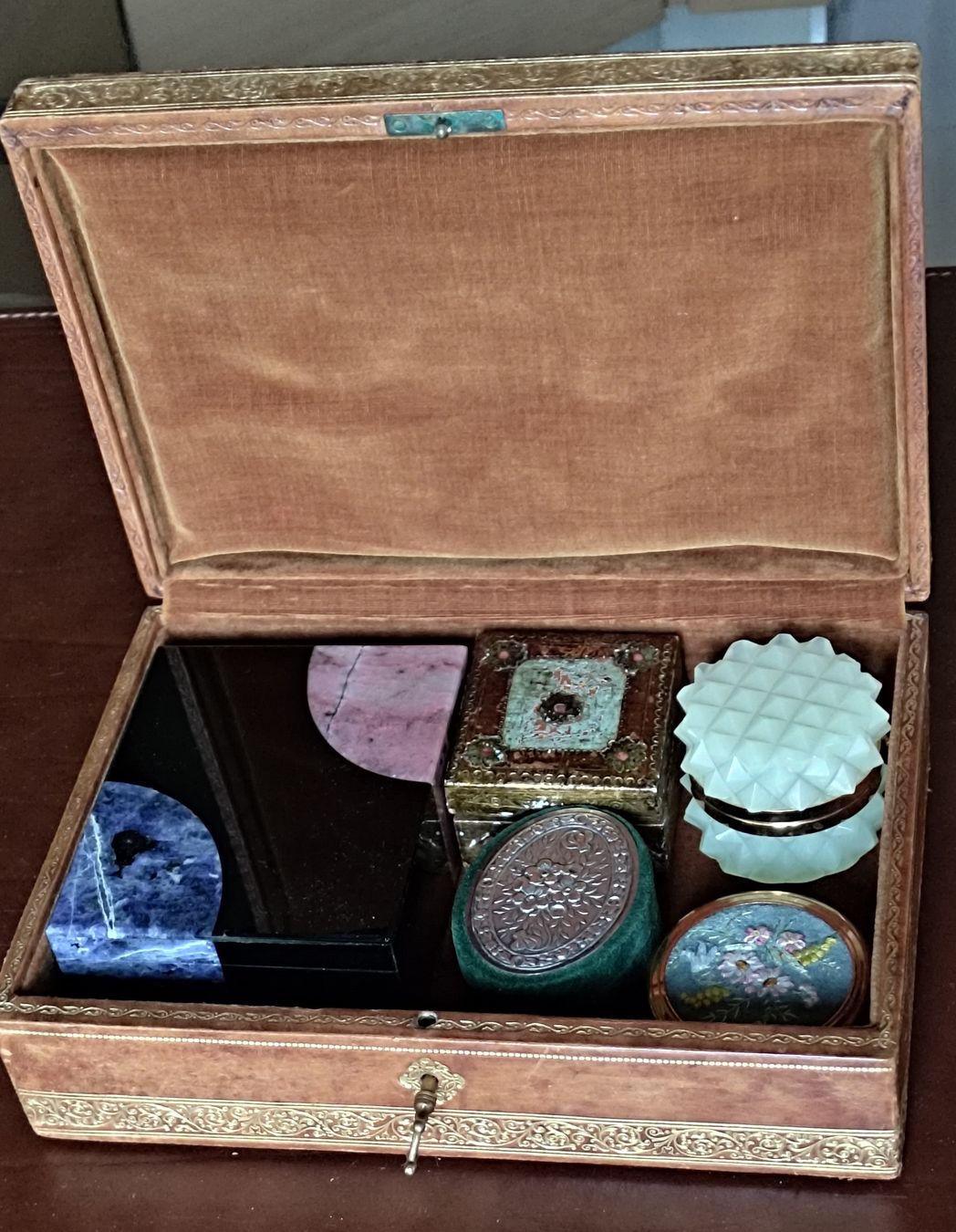Barattoli: Porta gioielli vintage 6 pezzi. Vari materiali. – Usato da Lugano venduto da fbo_82wg