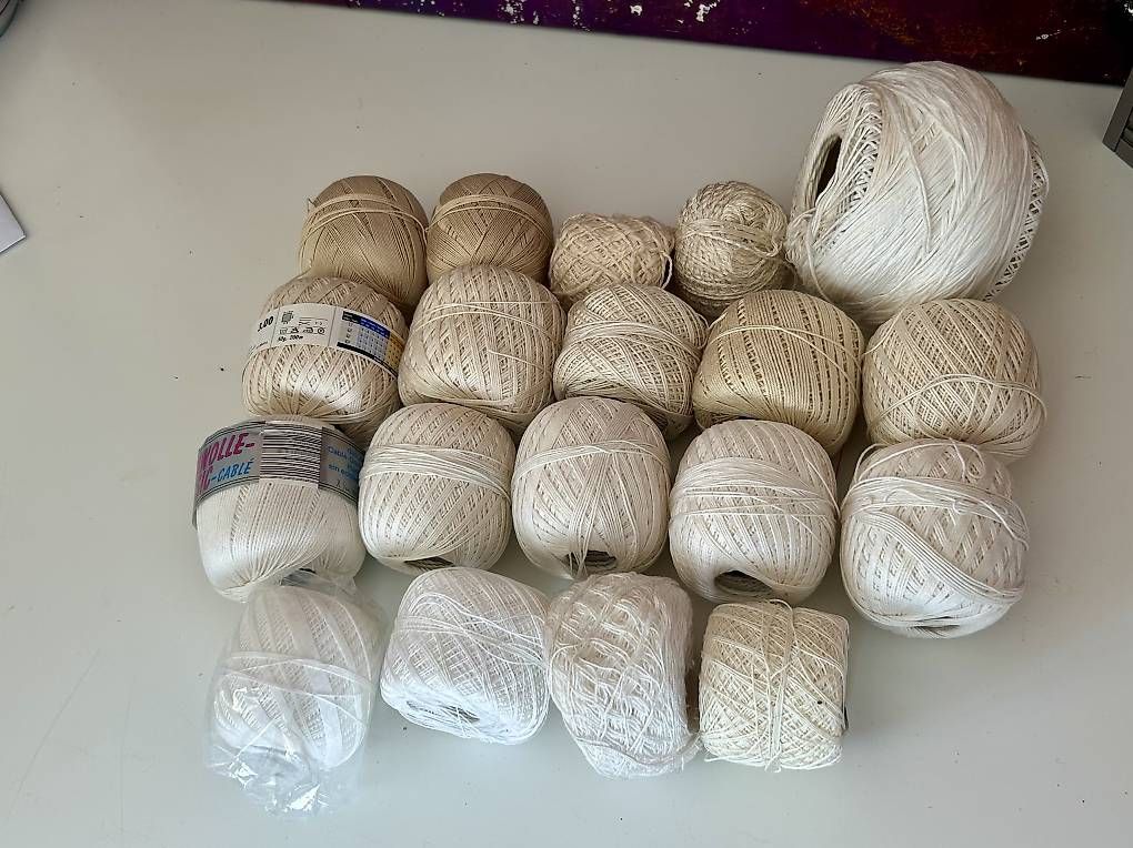 Lana: 19 Knäuel Garn  – Nuovo e nell'imballaggio originale da Frauenfeld venduto da Irene.Schuppli